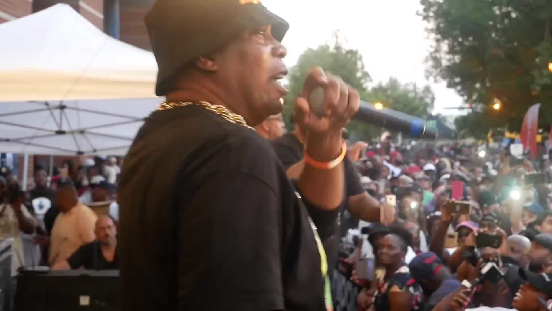 epmd_parish_smith_and_eric_sermon_perform_at_njpac.mp4